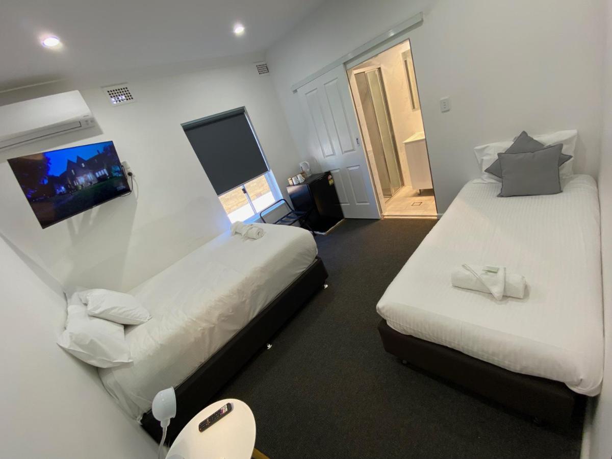 Central Motel مودجي المظهر الخارجي الصورة